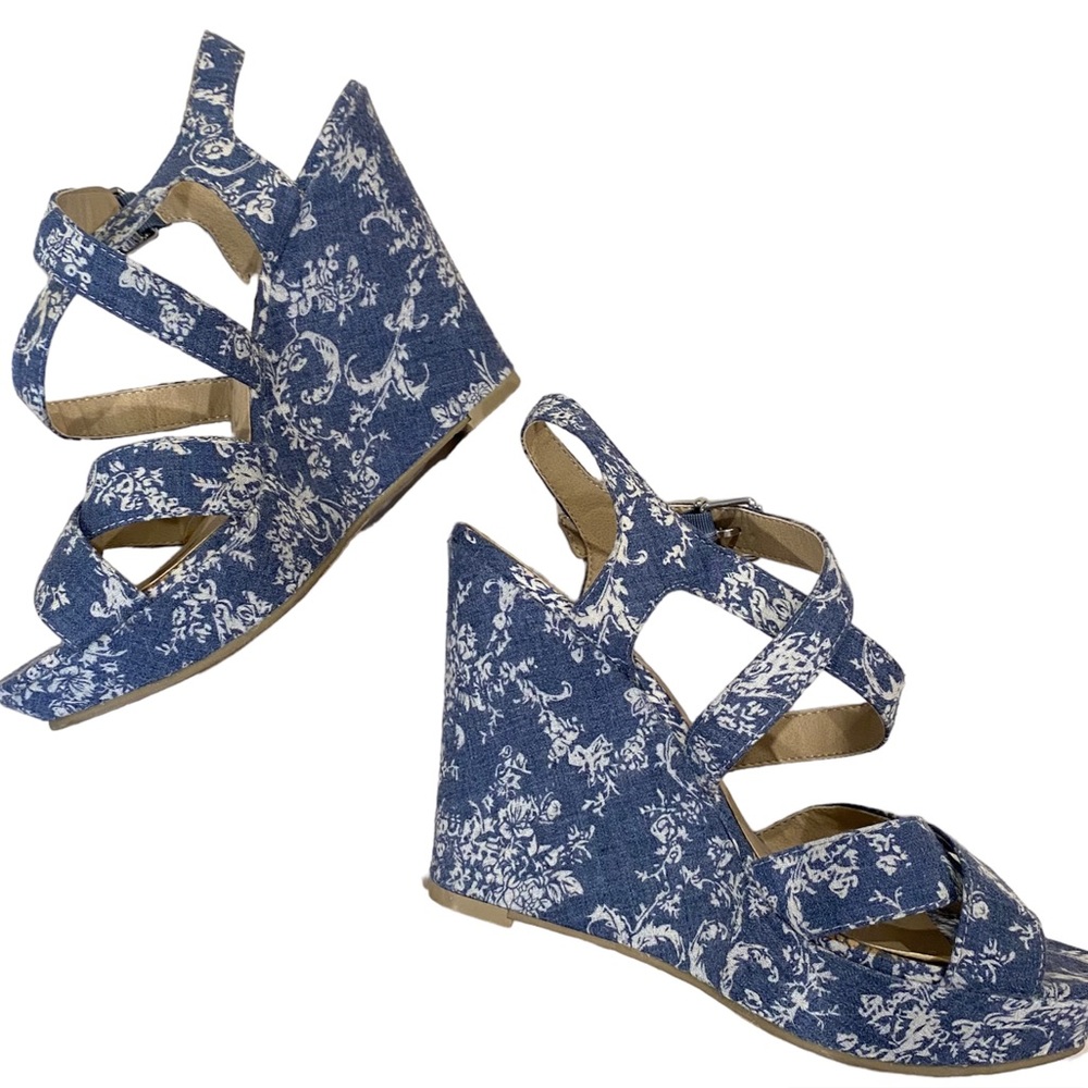 Floral wrapped strap wedge sandal heels ☁️